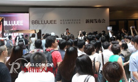 七月,粉蓝衣橱见证艺术与美的力量