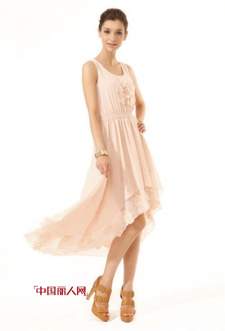 miss k刮起盛夏海洋风  经典LOOK增色一夏