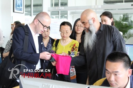 时装界大腕Simon Collins对话舒朗时尚