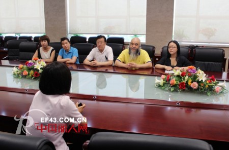 舒朗:把爱心献给孩子  让孩子快乐成长  舒朗爱心捐赠济南儿童福利院价值11万的衣物