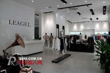 例格品牌女装 自信大方的女人最有魅力