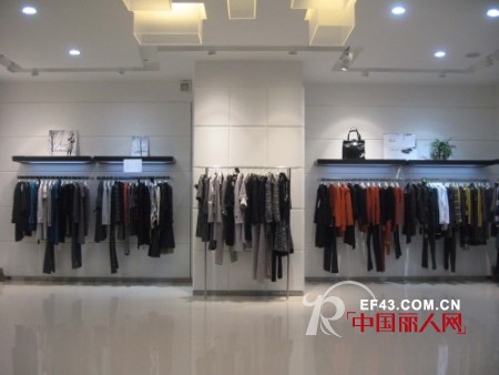 迪图品牌女装 体现优雅女人的精致生活品味