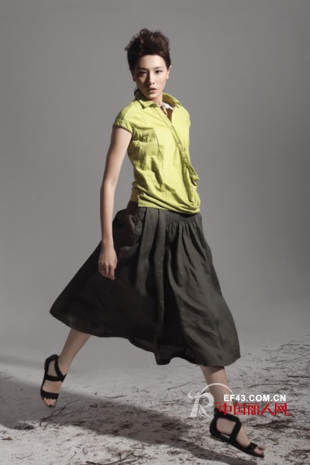 Dins底色时尚女装  简约而不简单