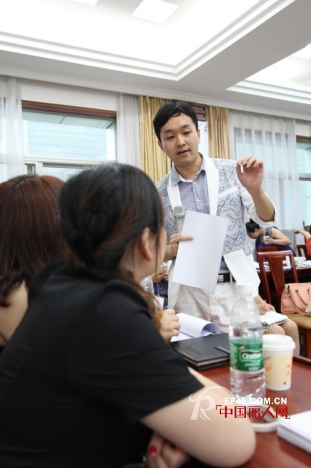 热烈庆祝1727女装2013年秋冬新品订货会圆满落幕