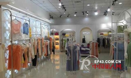 热烈庆祝福建泉州丹诗格尔女装店开业