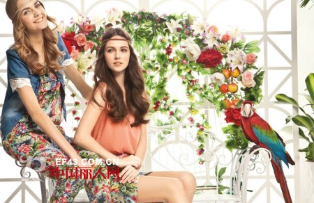 佧茜文时尚女装 拥有秘密花园演绎唯美故事情节