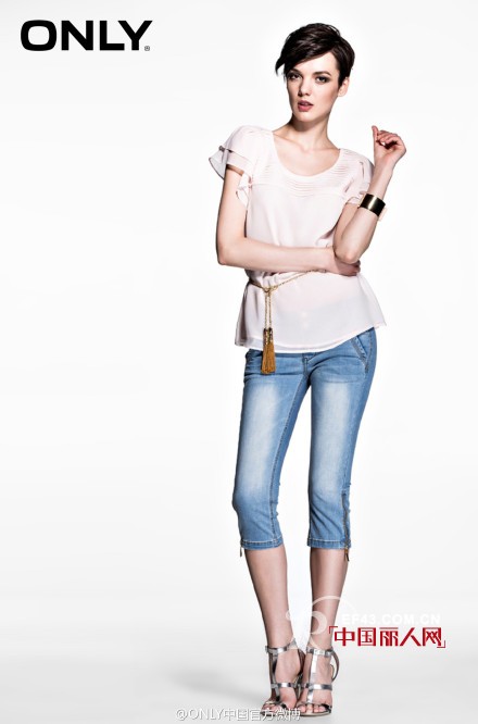 透视元素单品如何搭配 ONLY女装来帮忙