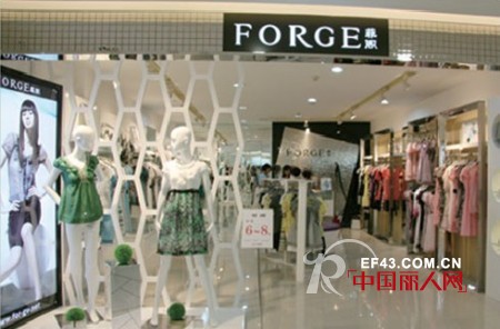 女装市场前途无量 加盟菲阁女装让您投资无忧