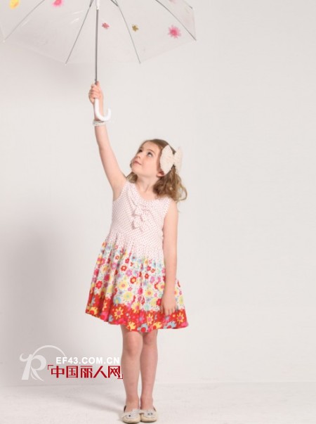 吉象贝儿时尚童装 彩色世界充满活力与梦想