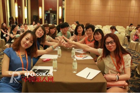 热烈祝贺CARRYME 嘉蜜2013秋季新品发布会圆满成功