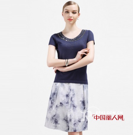 菲妮迪时装  塑造唯美优雅的“青花女人”