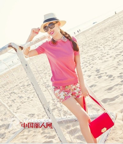 夏日短袖T恤混搭组合 清爽显瘦两不误