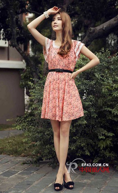 依贝儿时尚女装 甜美系美裙夏季穿出自己的style