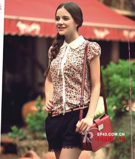 零典女装衬衫短裙搭配 让你变身英伦范淑女