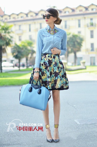 丹宁衬衫穿出不同味儿 小细节精心打造