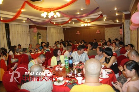 热烈庆祝深圳俪思女装2013年秋冬新品发布会圆满落幕