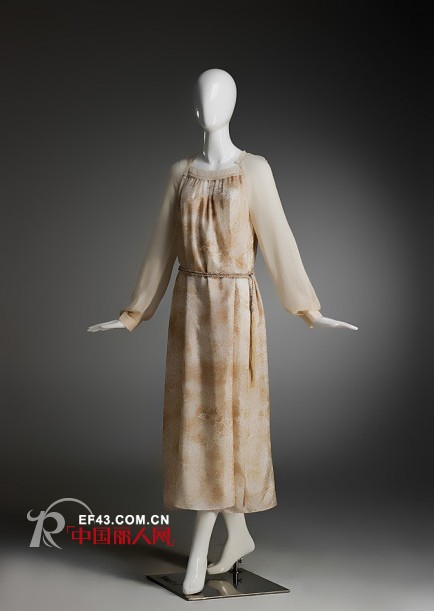 思凡品牌女装   为娇娥们带来不同的锦绣风光