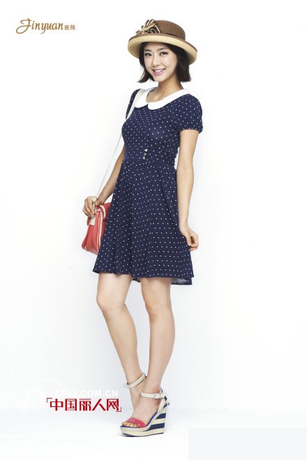 金苑女装美丽衣橱 让微胖轻熟女穿出好身材