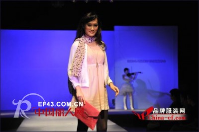 法国SIIJII(思迹)品牌呈现经典时尚” 主题为 “呈.现