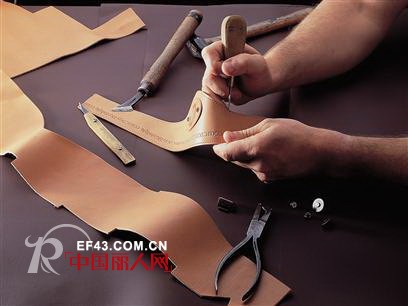 LOUISQUATORZE瑞克朵丝法国名包系列入驻上海月星环球港