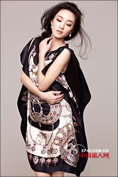 “素颜女神”王丽坤全新写真 诠释摩登潮流范儿