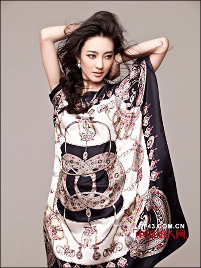 “素颜女神”王丽坤全新写真 诠释摩登潮流范儿