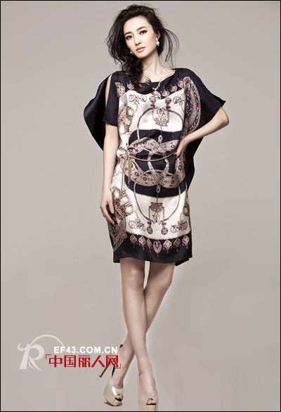 “素颜女神”王丽坤全新写真 诠释摩登潮流范儿