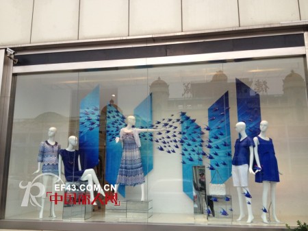 舒朗各品牌橱窗演绎清新夏日