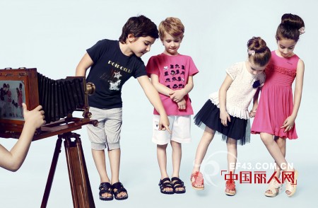 泡泡噜时尚童装 夏日只爱纯色系