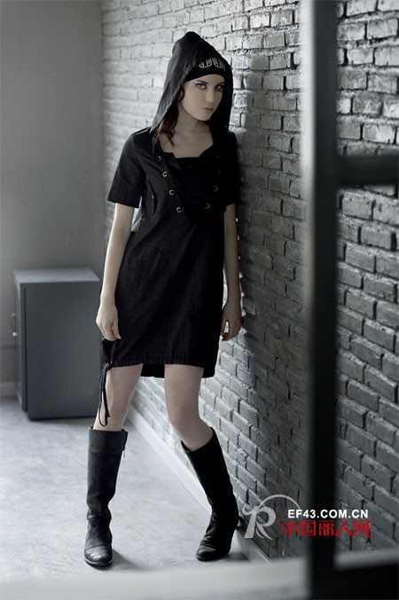 2013深圳展会 PUUFI普扉女装再度重现黑白经典
