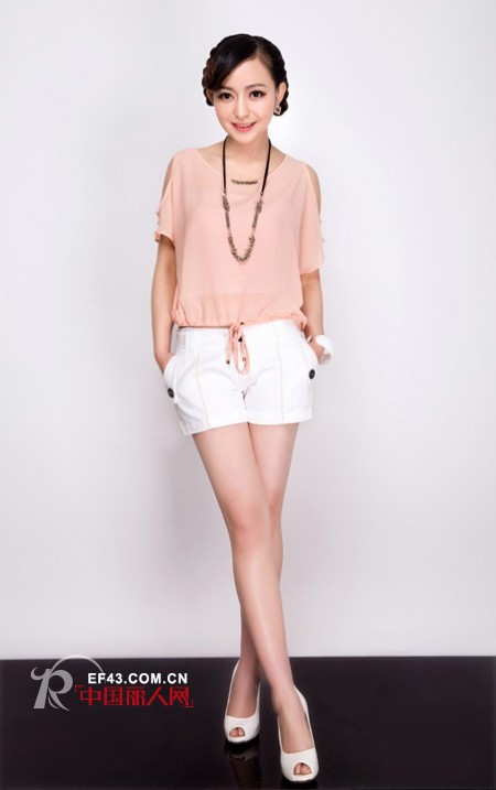 艾莜时尚女装 裸粉色出击打造梦幻女孩