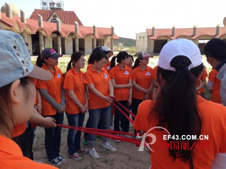 七吻服饰精英团队拓展训练,打造高效协作的销售队伍