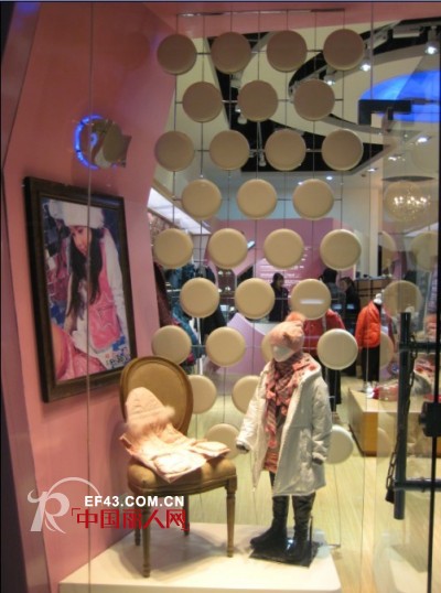 时尚小鱼童装官网上的内容是怎么样?