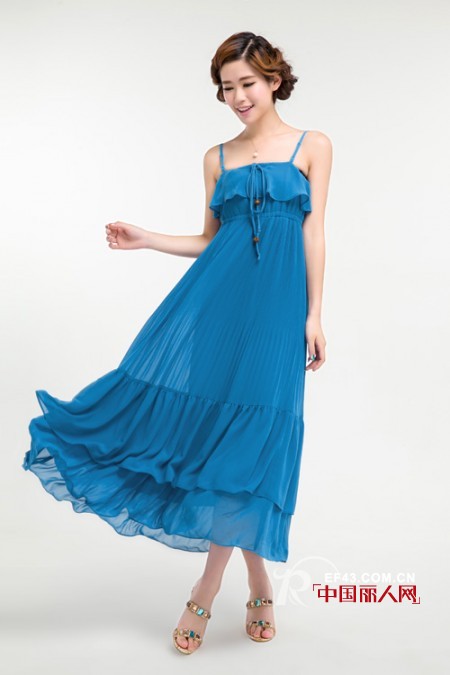 储恋时尚女装 盛夏刮起优雅浪漫长裙风