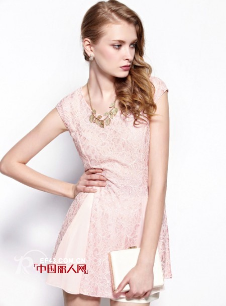 H-X韩轩女装夏季新品 将优雅进行到底