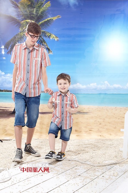 上流家族亲子装 暑假带孩子去旅游