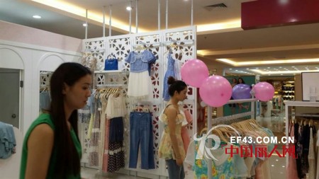 莉雅莉萨女装再开新店 深圳公明盛妆百货店华丽开启