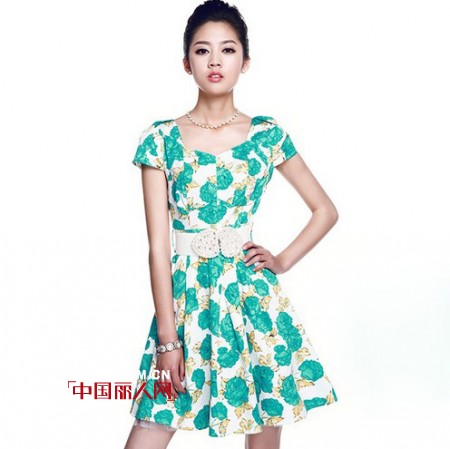 郁香菲品牌女装  知性和华贵的时尚淑女装