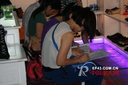 蜜丝罗妮2013秋冬新品订货会圆满结束