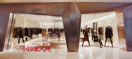 粉蓝衣橱时装音乐剧——跨界融合的艺术探索