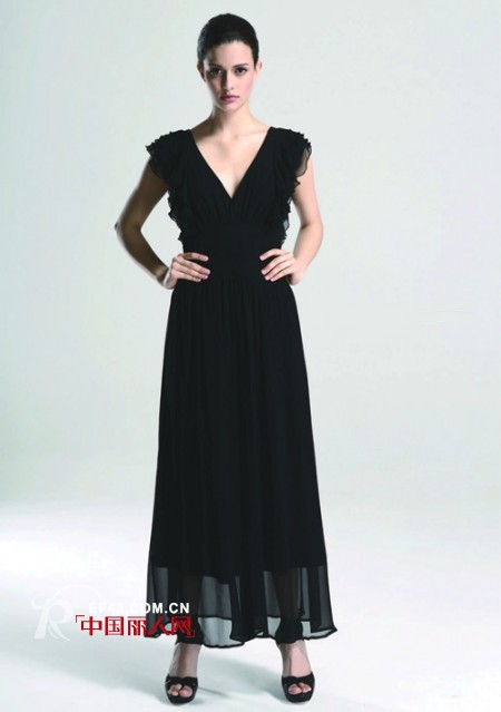 加盟首选“KAREN SHEN”性感黑色璀璨又耀眼