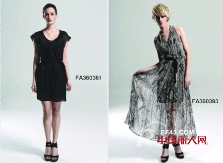 手持KAREN SHEN  给未来描绘多彩的趣味