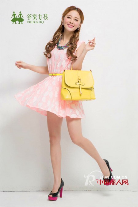 邻家女孩时尚裙装 让你HOLD住眼球惊艳一夏