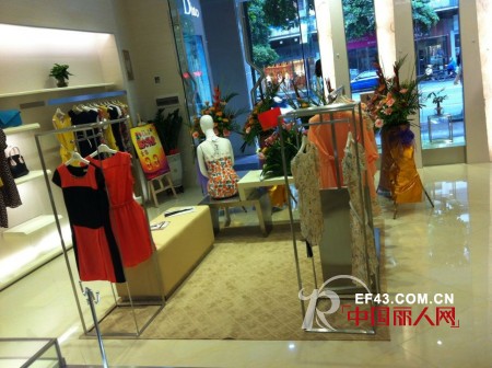 热烈祝贺迪图女装广东佛山顺德店盛大启航