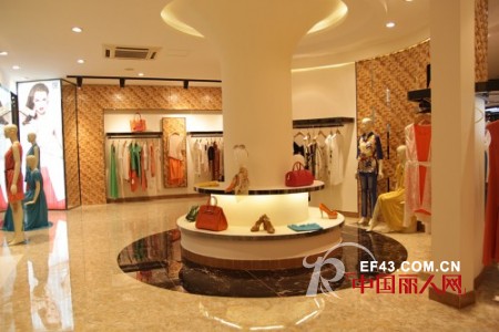 今夏穿出彩 “嘉彩”让你好看