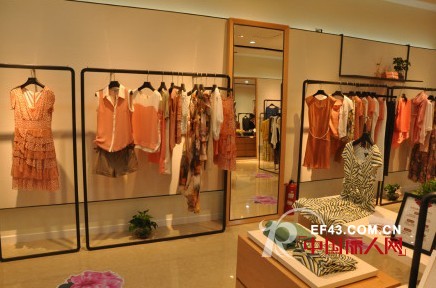 热烈庆祝JDING娇鼎北京海淀区新华联商业大厦店盛大开业