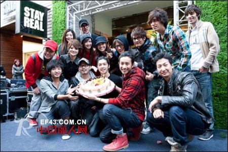 台湾艺人品牌服饰CONTINUED参加2013深圳服交会