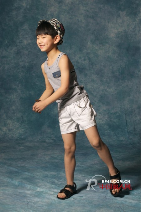 清凉一夏 卡思恩泽童装 这个夏天我爱灰色