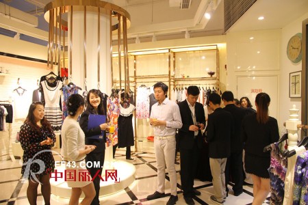 嘉奈芘the Carnaby上海海外滩名品汇示范店迎来满月