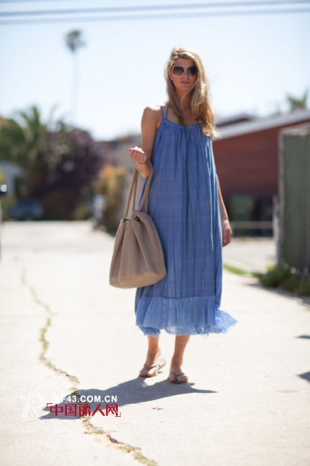 睡衣逆天啦 出街慵懒造型夺人眼球